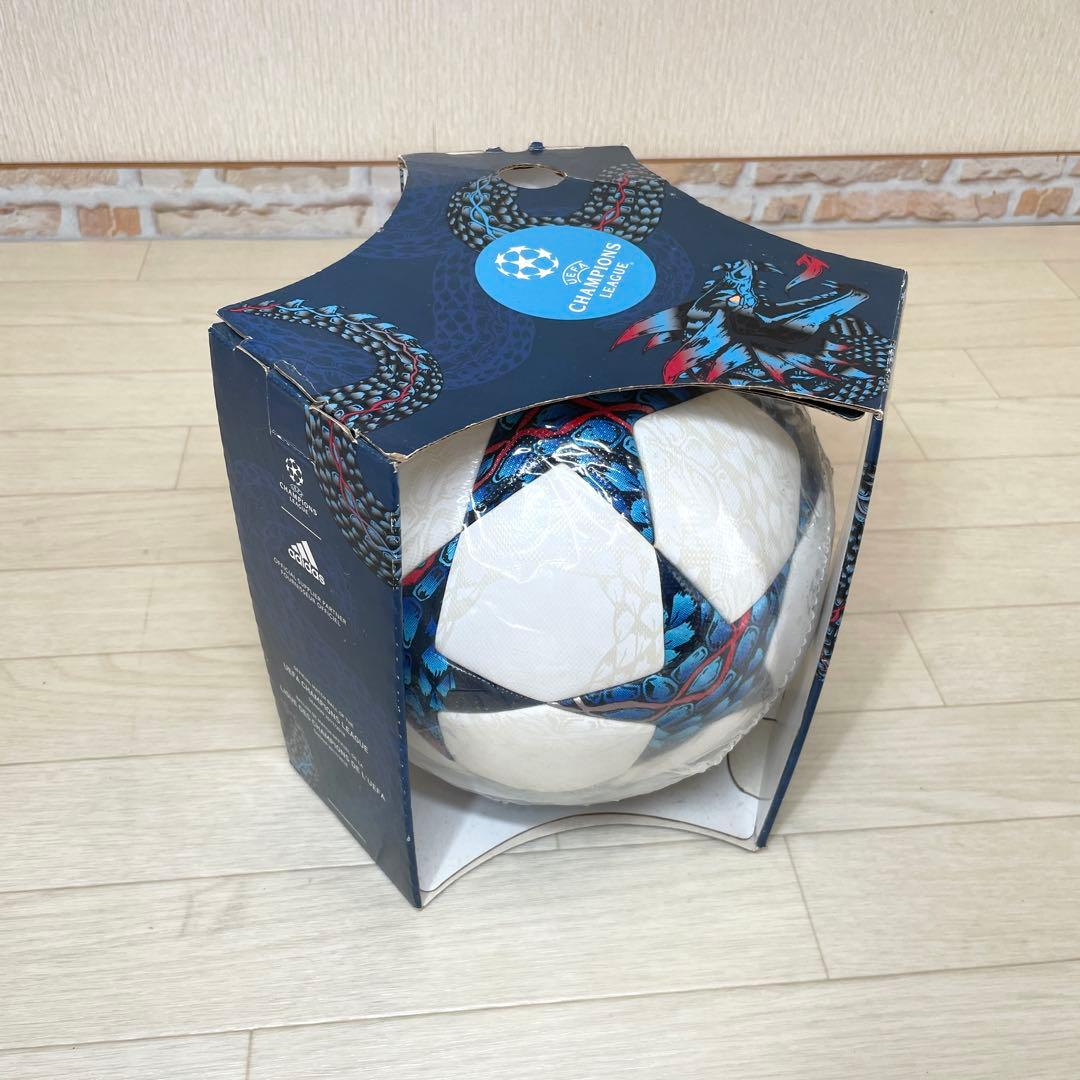 希少　未開封　サッカーボール　UEFA 2017　カーディフ 公式　試合球　5号