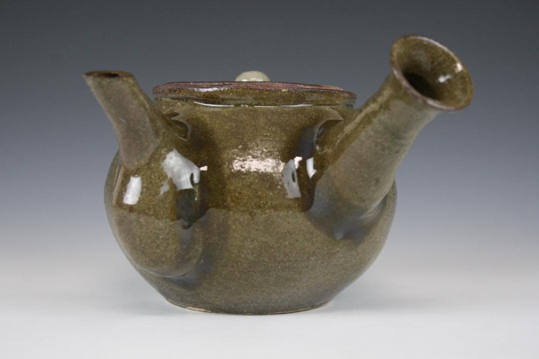 壺屋焼 人間国宝 金城次郎 作　魚文急須