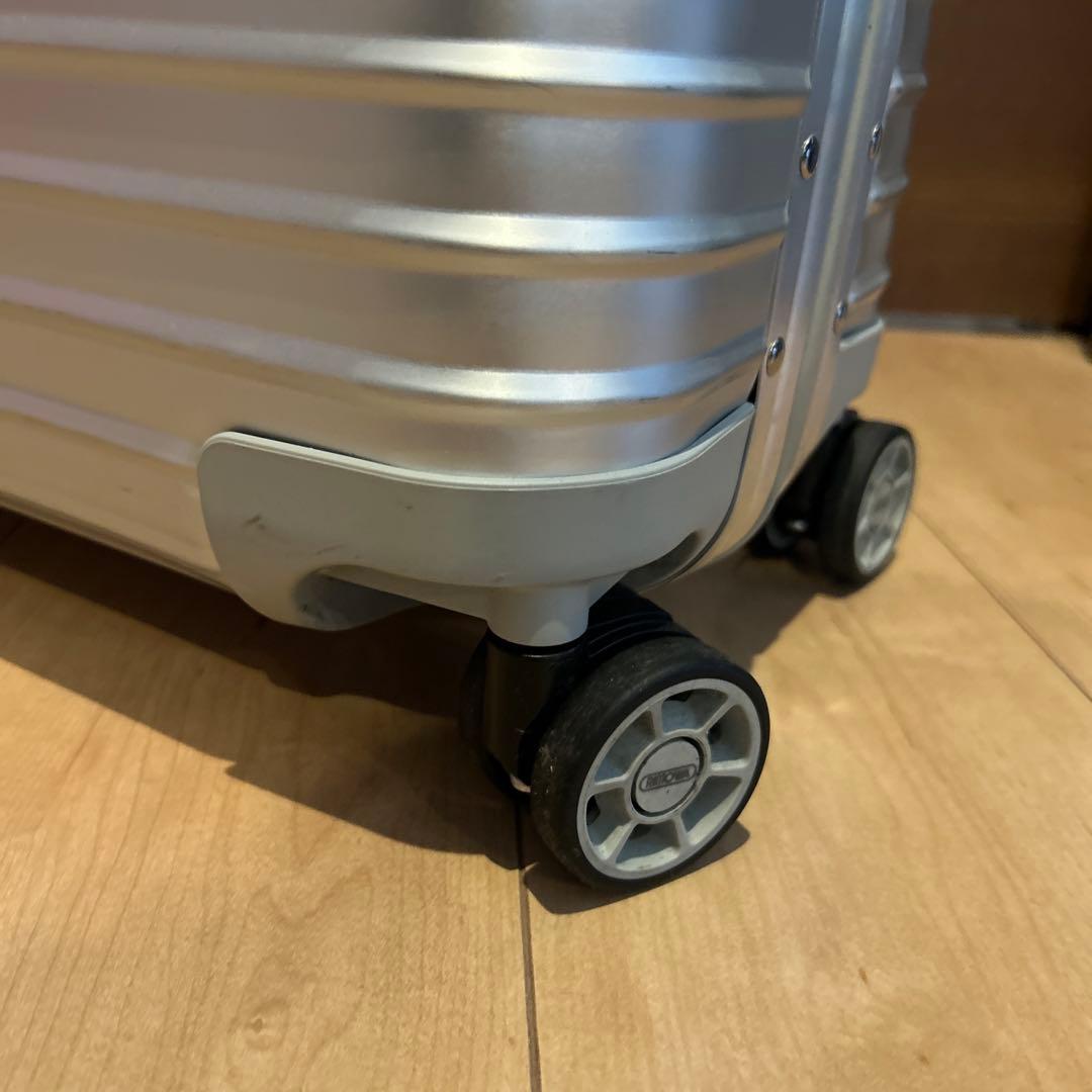 RIMOWA シルバー キャリーケース リモワ トパーズ 26リットル