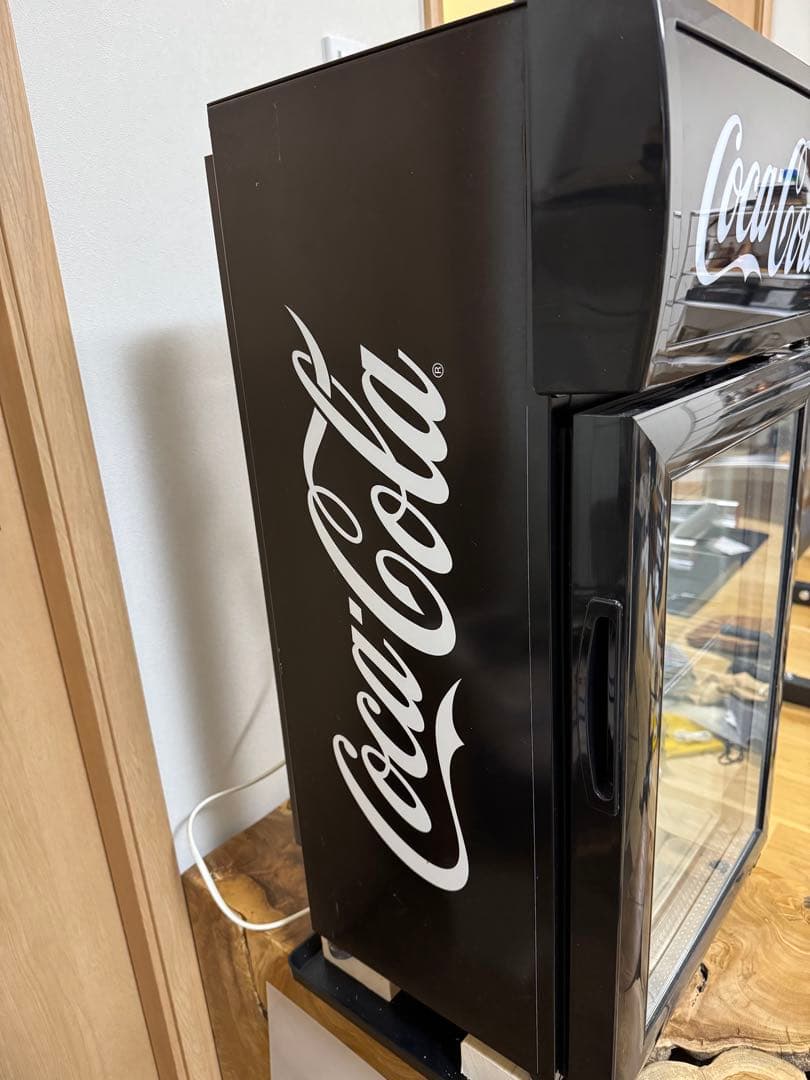 注意！落札前に都道府県名を明記！　Coca-Cola 冷蔵庫 2015年式