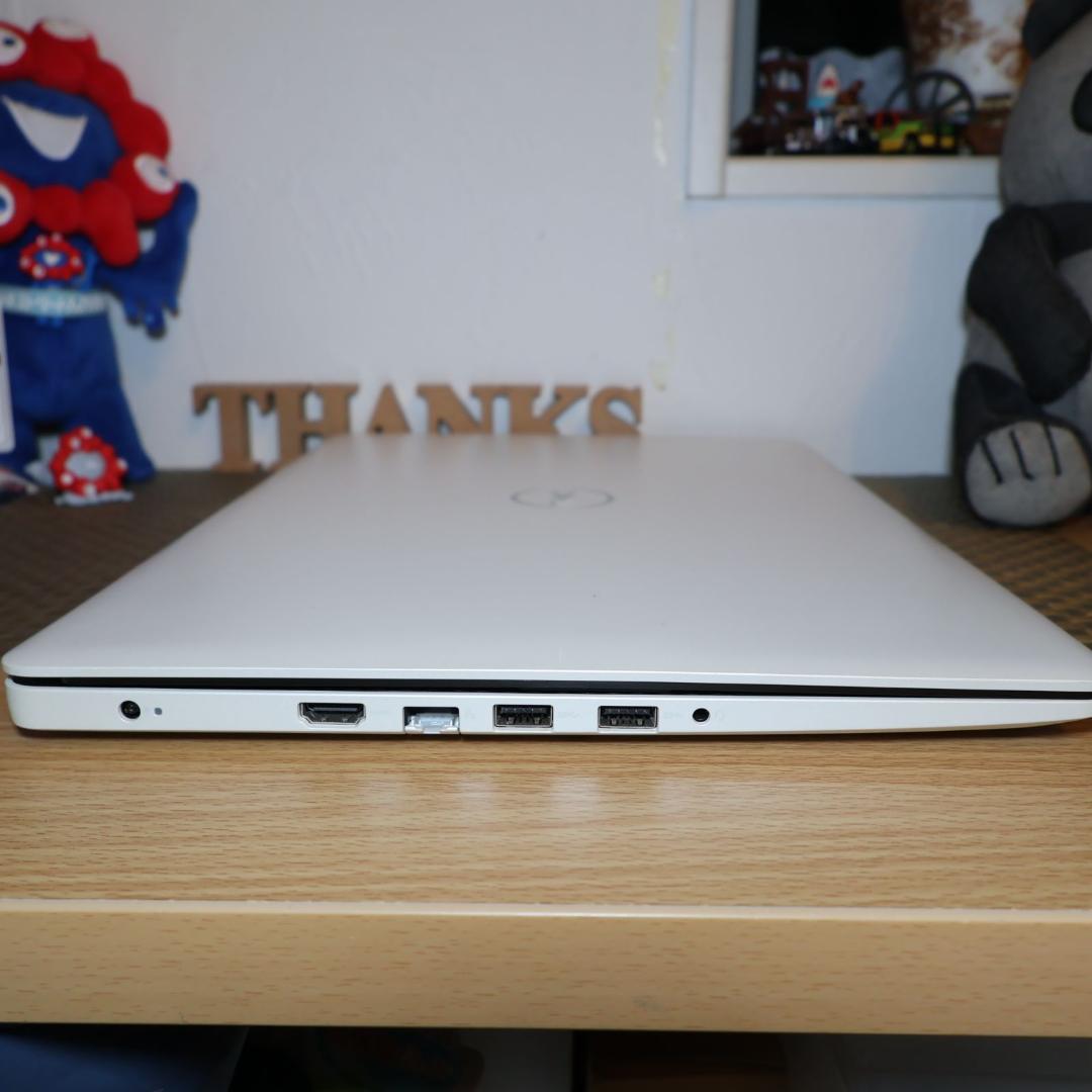 美品！Win11公式対応10世代i3/メ8G/新品SSD/無線/カメラ/HDMI