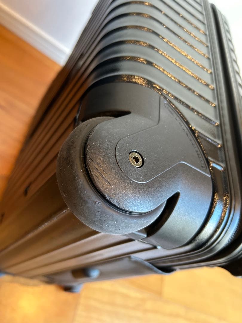 リモワ サルサ ビジネス トローリー 23L 機内持ち込み可