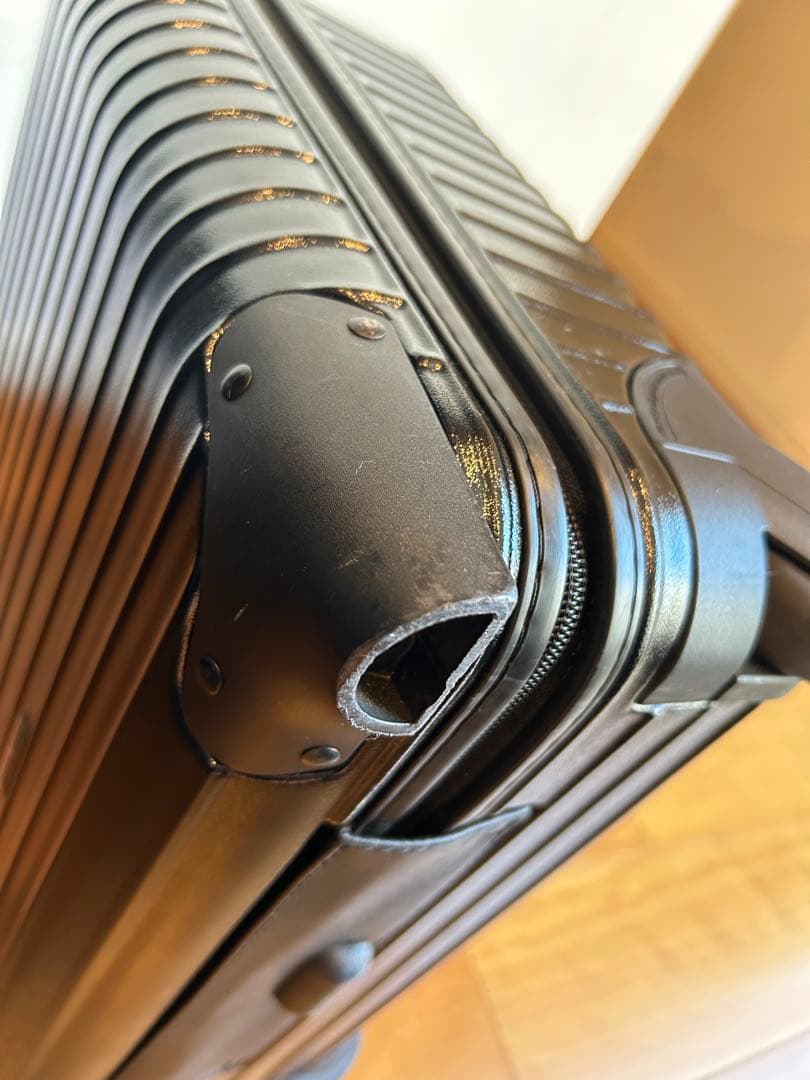 リモワ サルサ ビジネス トローリー 23L 機内持ち込み可