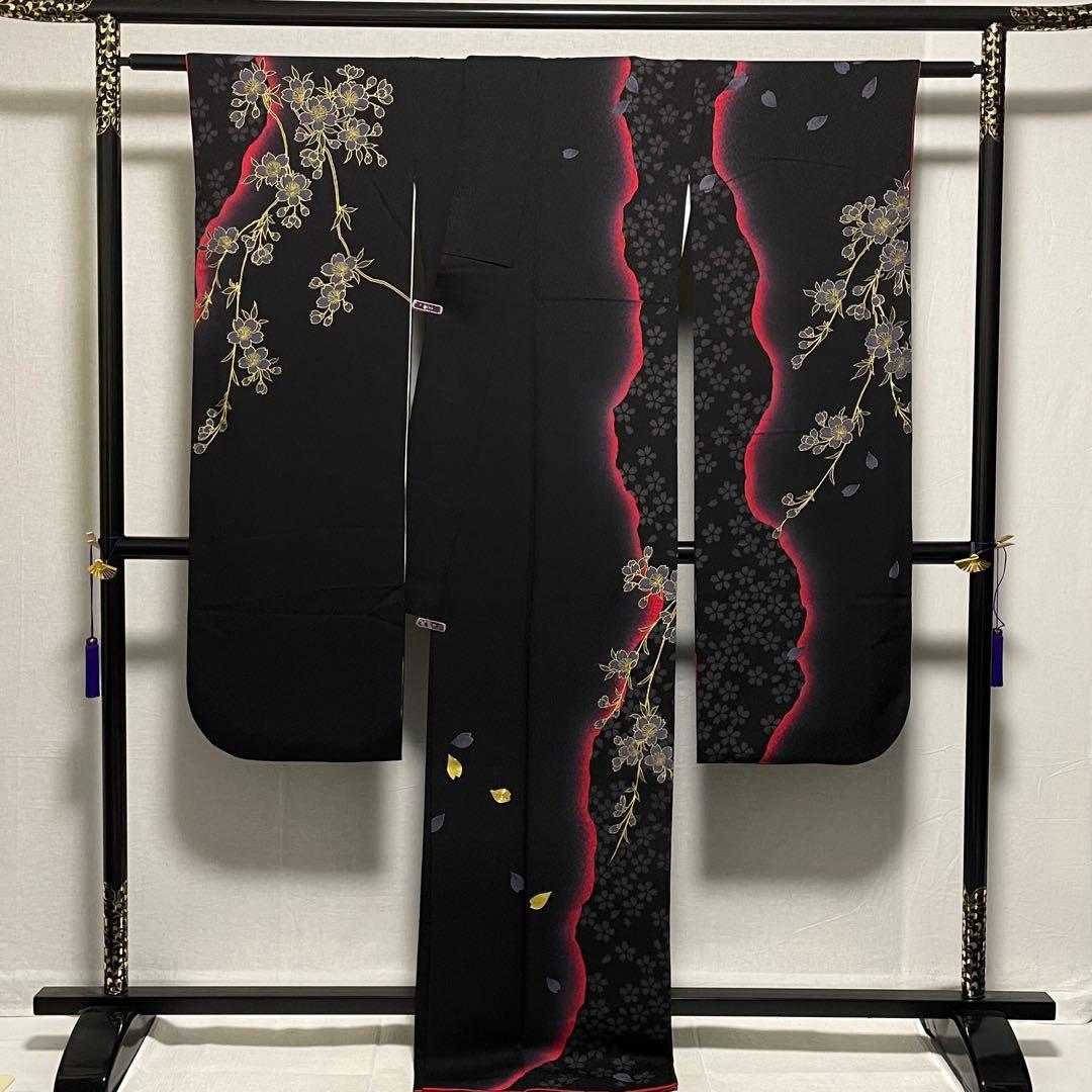 D845 振袖　一蔵コレクション　金駒刺繍　黒地　正絹　着物　袷　極美品