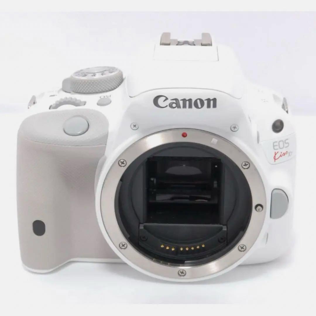 お子様の成長記録にも⭐️Canon kiss X7 ホワイト⭐️ショット数少