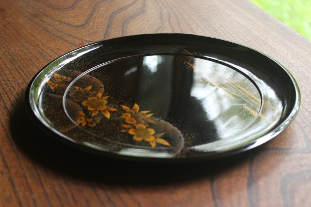 時代逸品！時代黒漆に極上研ぎ出し雪月花蒔絵の映える丸盆（検輪島塗お膳お盆菓子盆