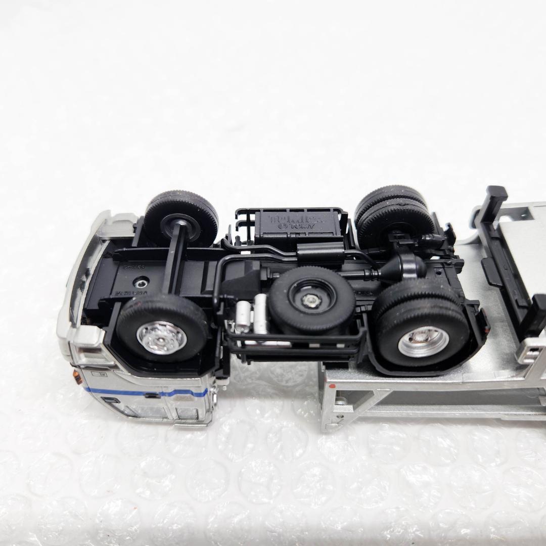 トミカ LV-N225b いすず 810EX カートランスポーター 1/64