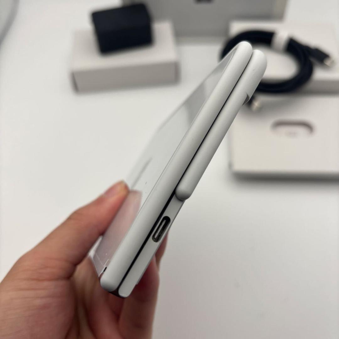 マイクロソフト サーフェス デュオ 256GB AT&T SIMフリー