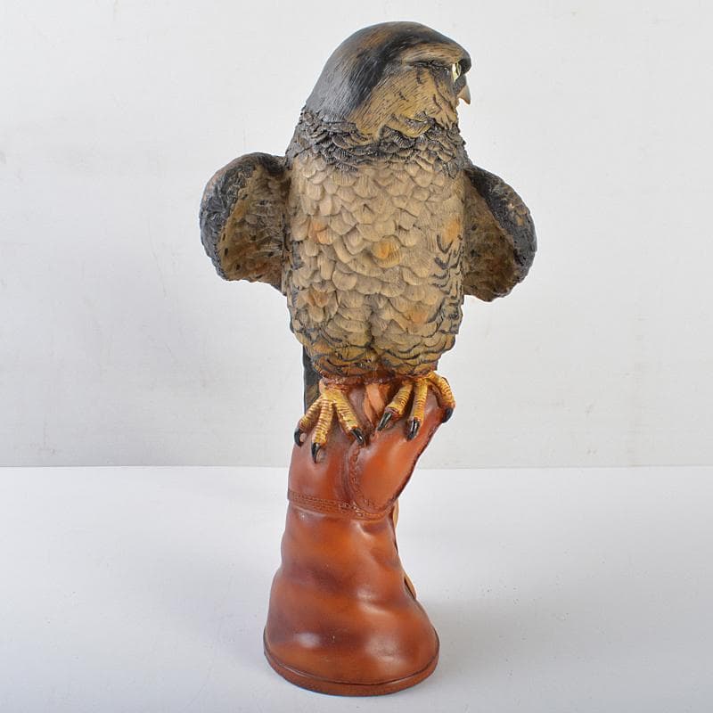 中国　樹脂製　鷹　置物　高さ約31㎝　重さ約4.4㎏　C　R7530B
