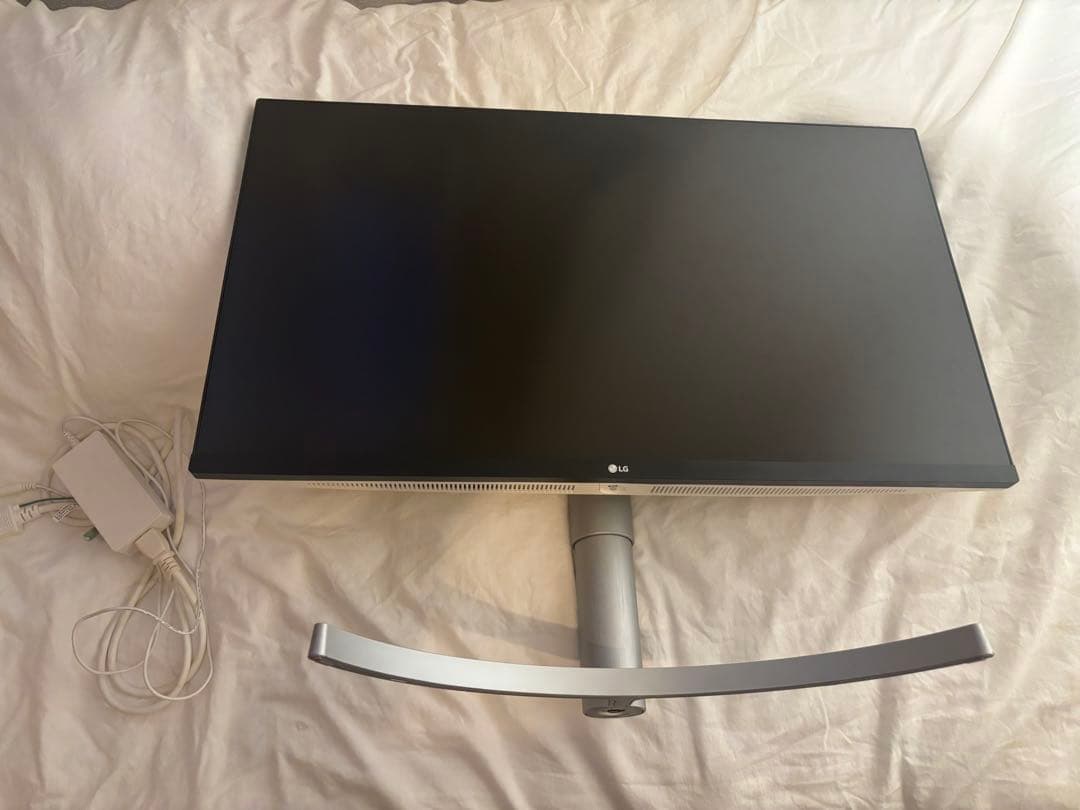 LG 31.5インチ 4K UHD 2160pディスプレイ 非光沢