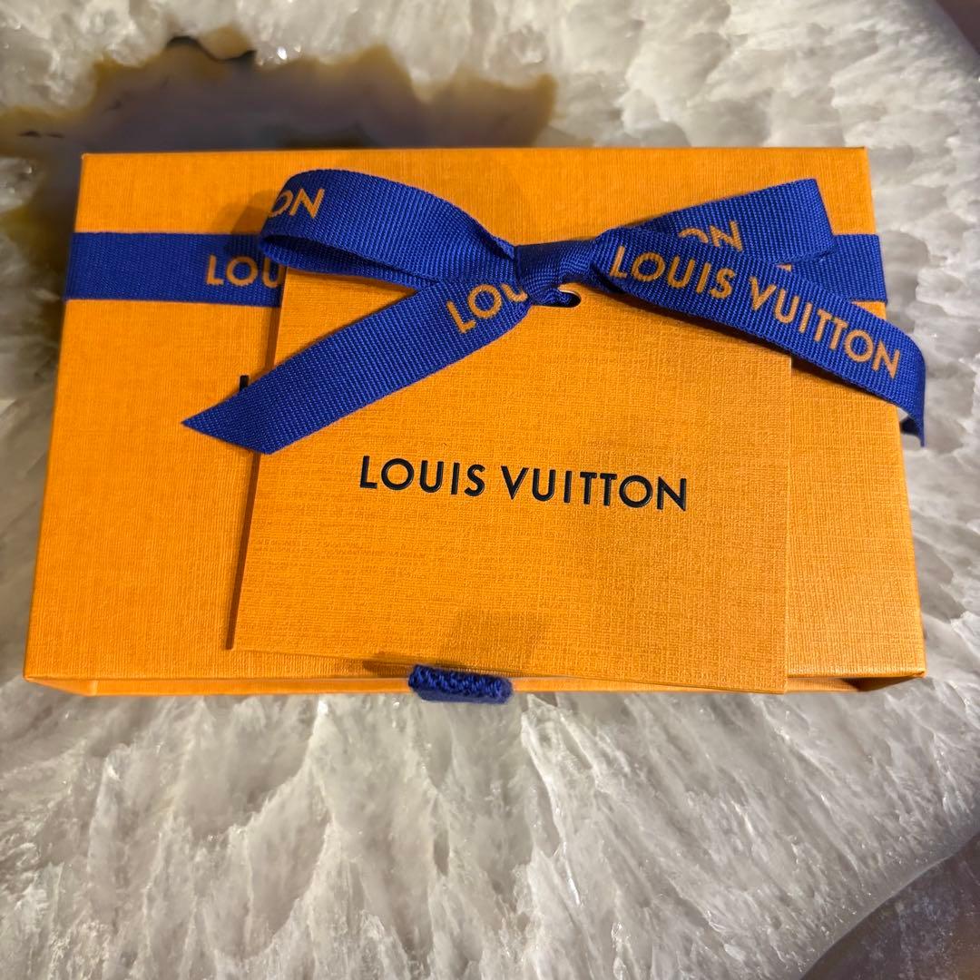 【新品限定品】LV　ポルト カルト·マグネット ビジョナリージャーニー グリーン