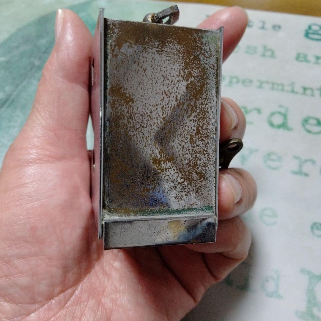 ゼンマイ式デジタル置時計