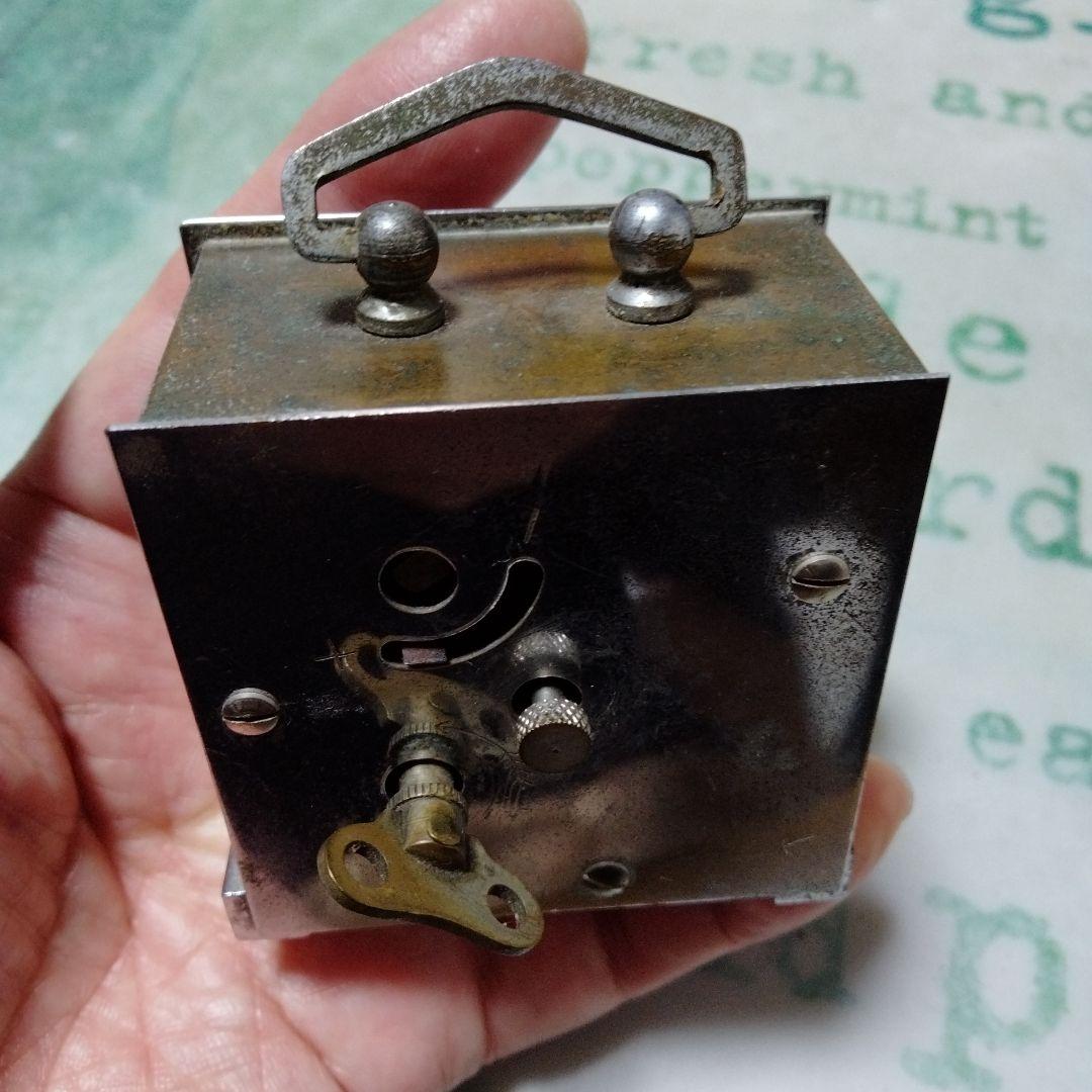 ゼンマイ式デジタル置時計