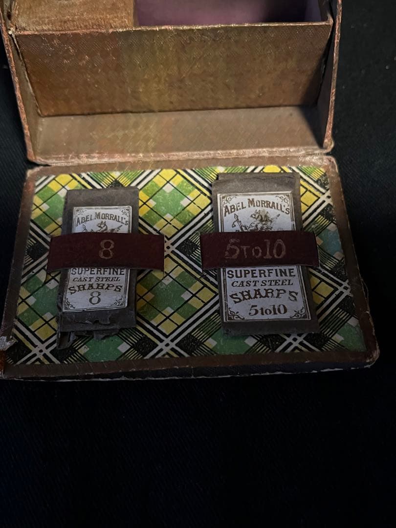 激レア！ビクトリア時代の裁縫針入れ オリジナル 当時の針入れ5枚 当時の針もあり