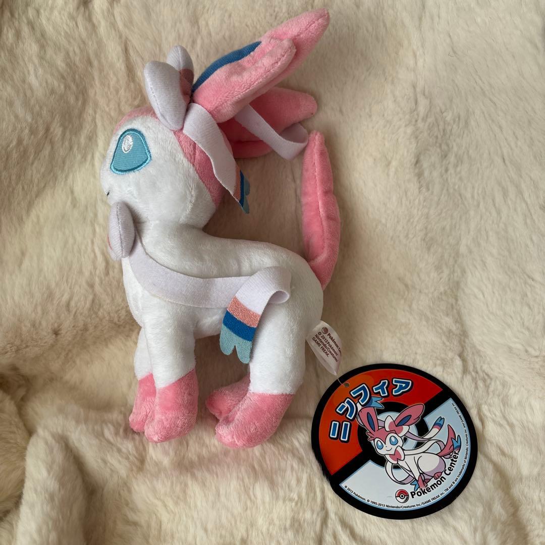 ポケモンセンター　ニンフィア　ぬいぐるみ