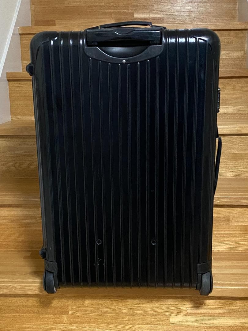 RIMOWA リモワ　サルサ　黒い大型スーツケース