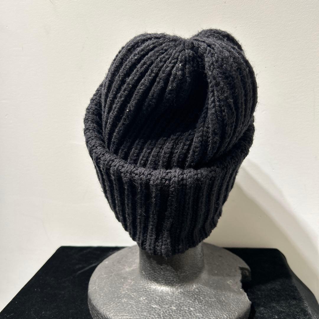 MONCLER モンクレール東京　ロゴ付き黒ニット帽