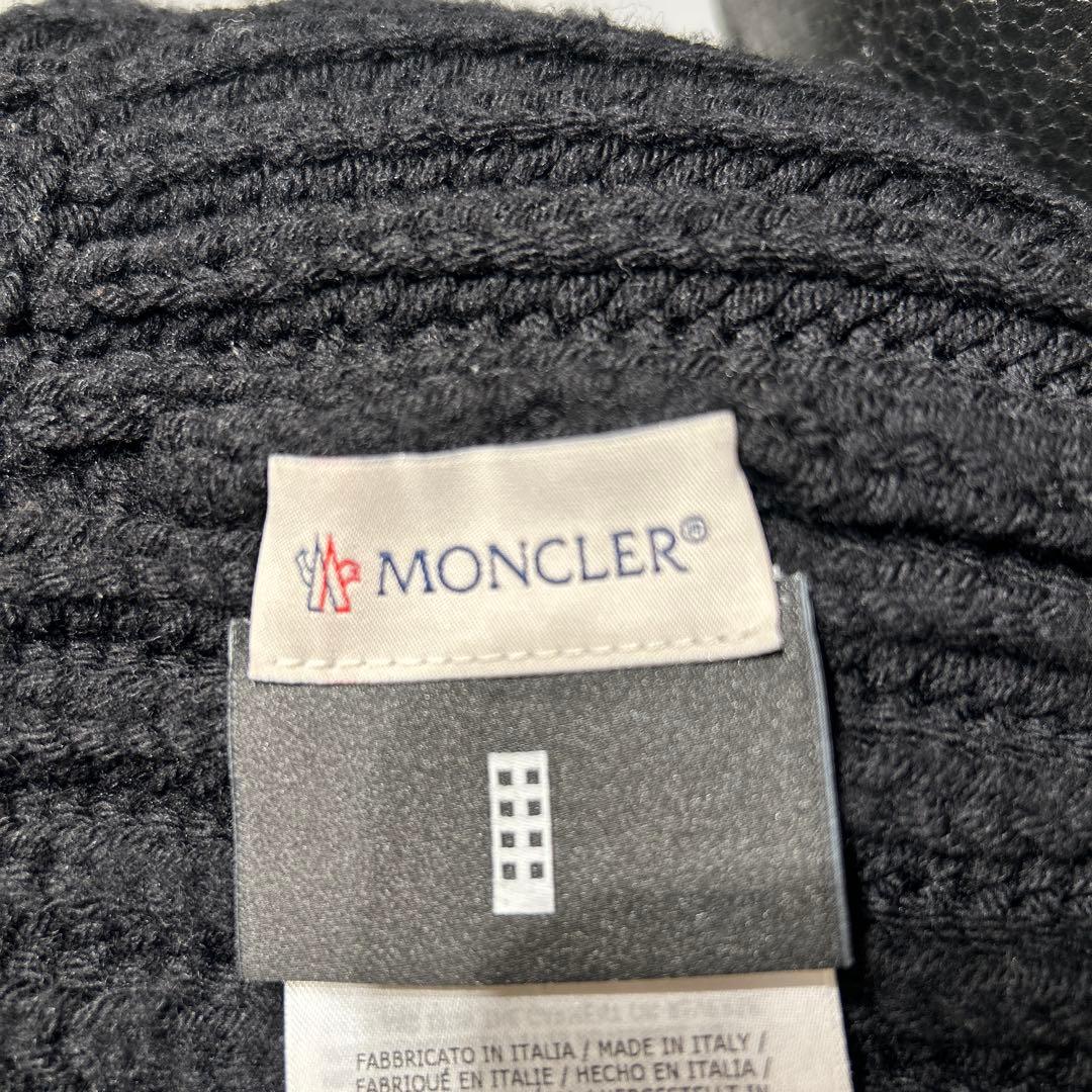 MONCLER モンクレール東京　ロゴ付き黒ニット帽