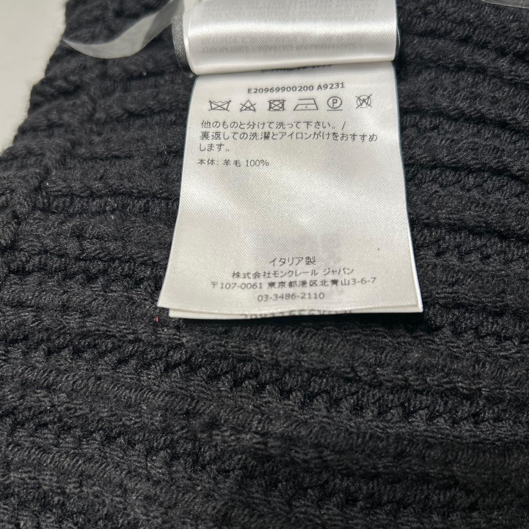 MONCLER モンクレール東京　ロゴ付き黒ニット帽
