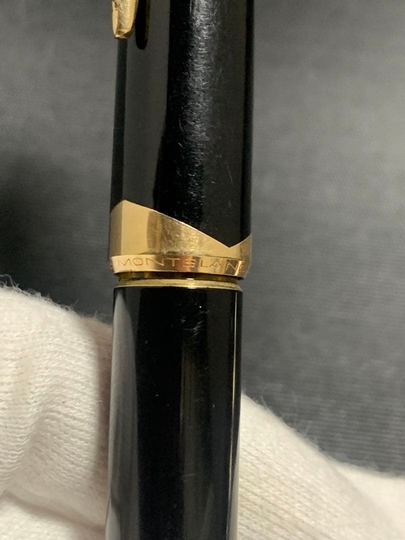 k*n様 Montblanc 万年筆 黒