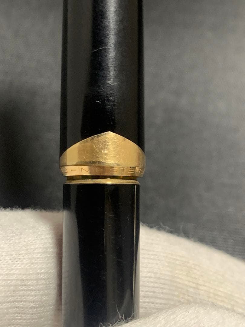 k*n様 Montblanc 万年筆 黒
