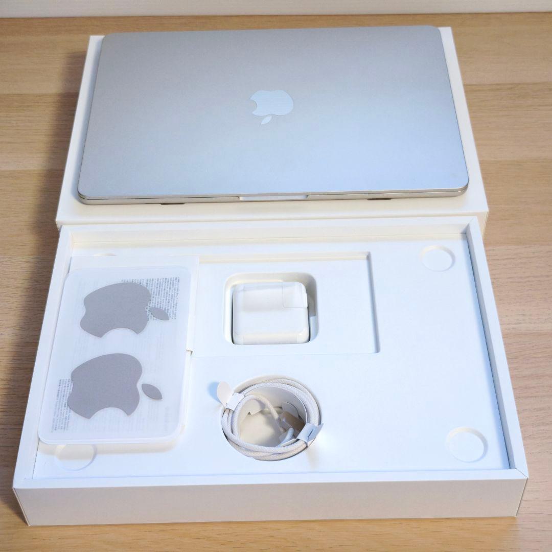 【極美品】MacBook Air M2 8GB 256GB スターライト