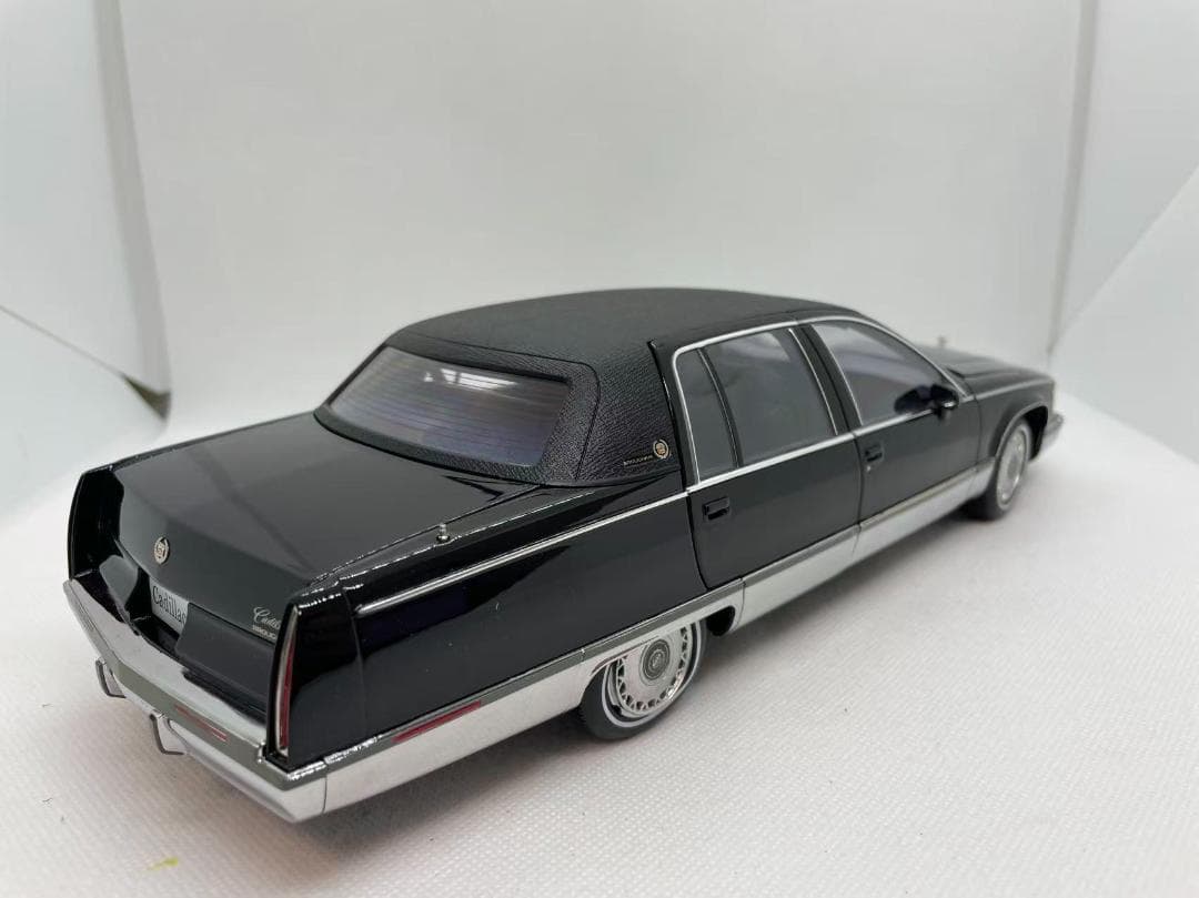103-010 XIAOGUANG 1/18 キャデラック フリートウッド