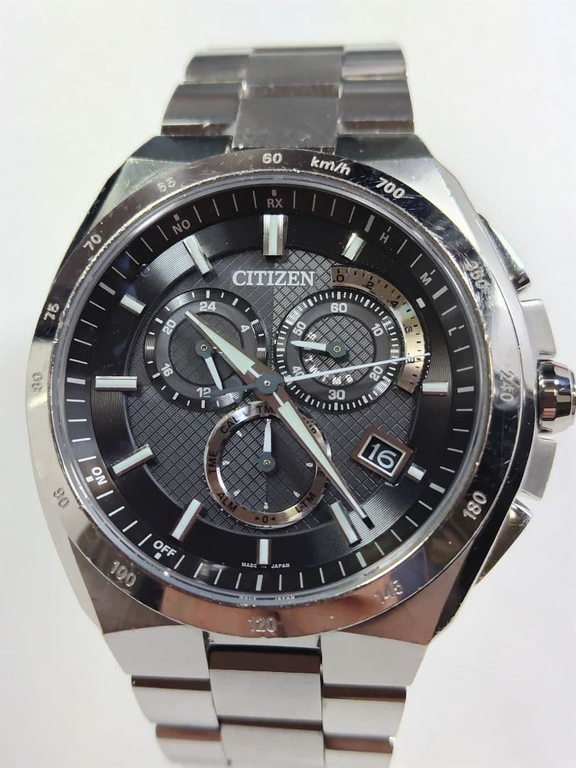 シチズン　アテッサ　エコドライブ　クロノグラフ　電波時計　軽量スーパーチタン