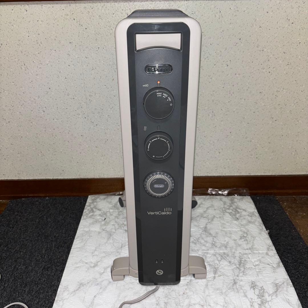 デロンギ　ヴェルティカルドオイルヒーター　RHJ21F0812-GY
