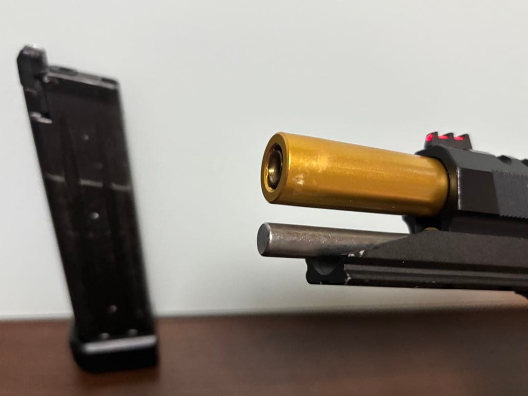 HI-CAPAゴールドマッチ ガスガン予備マガジン付き