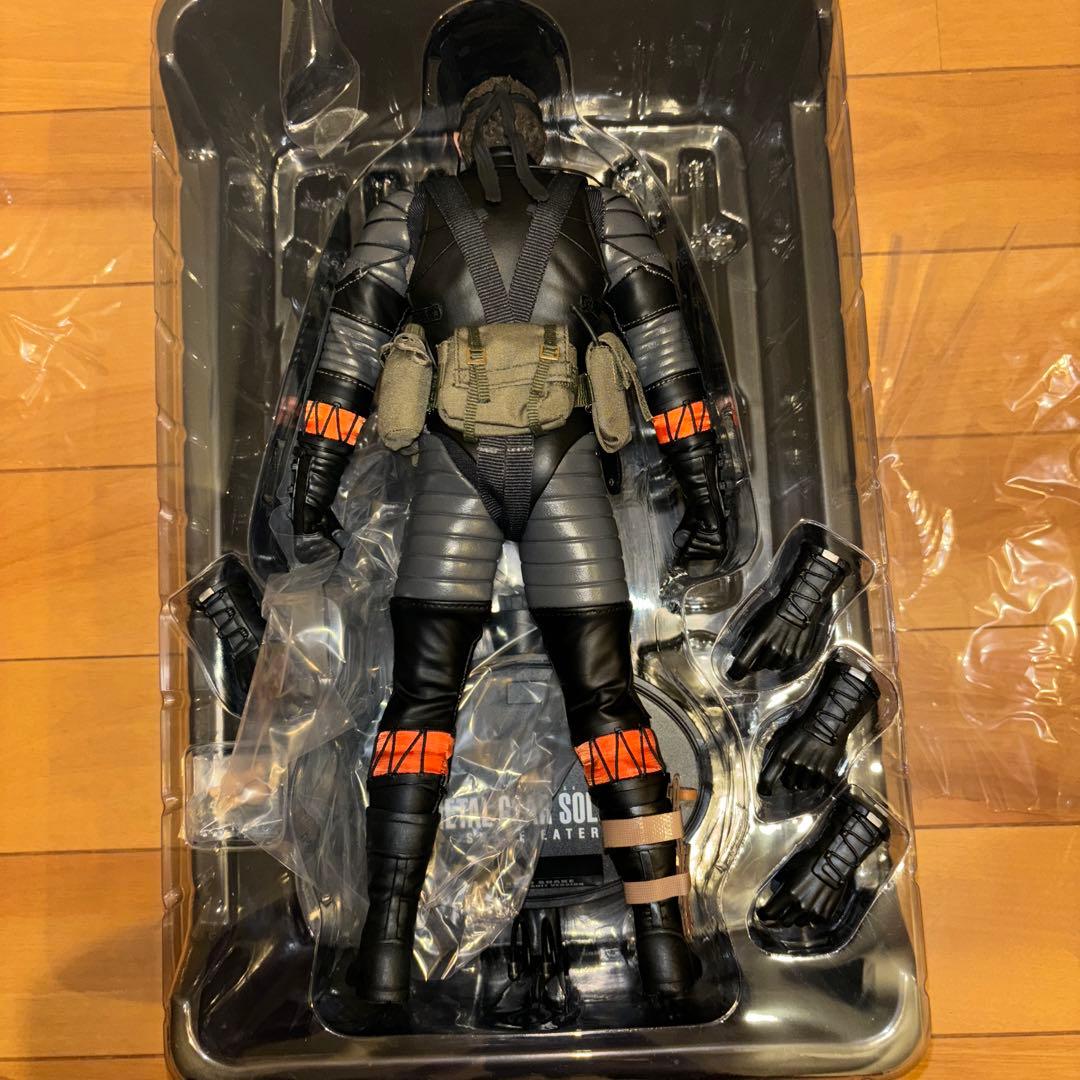 HOTTOYS メタルギア ソリッド３ スネークイーター ネイキッド・スネーク