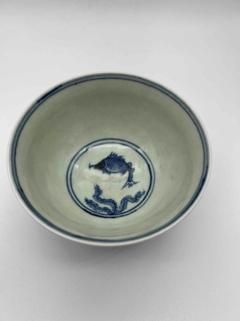 明時代　【大明成化年製】染付 青花魚藻文茶碗　古染付　唐物(D-86)