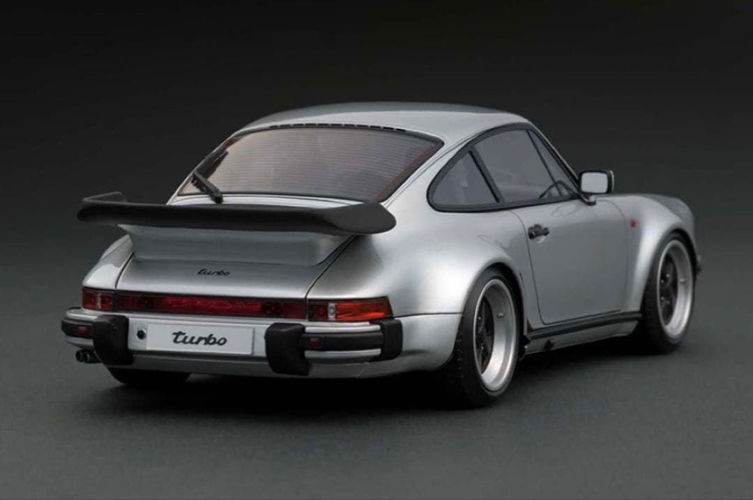 最終価格早い者勝ち希少ポルシェ911 Turbo ミニカー 1/18 シルバー