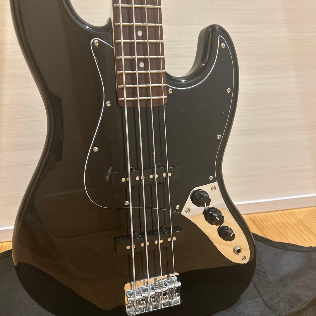 未使用に近い　ブラック　Legendベースギター