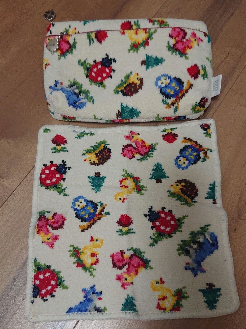 殆んど未使用 フェイラーハイジフォレストフレンズマルチケース&ハンカチ