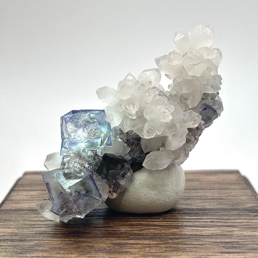 ナミビア オコルス鉱山産 フローライト/クォーツ　共生標本