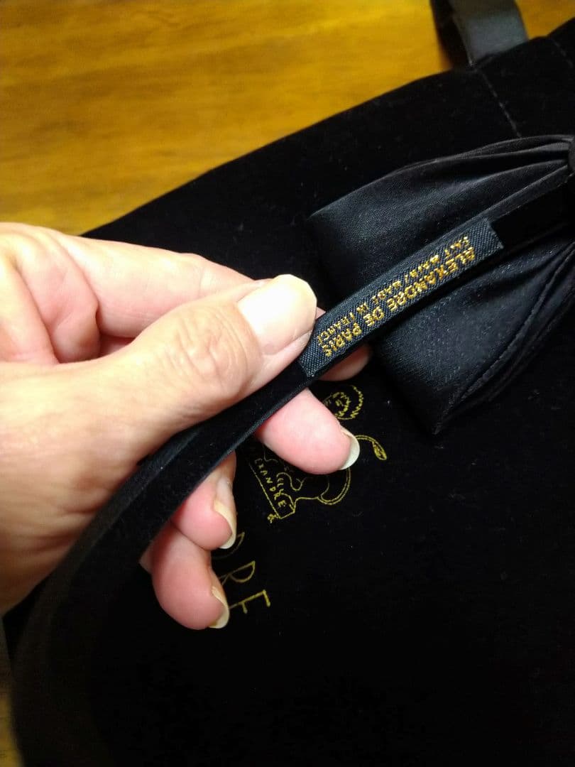 アレクサンドルドゥパリ黒リボンカチューシャ