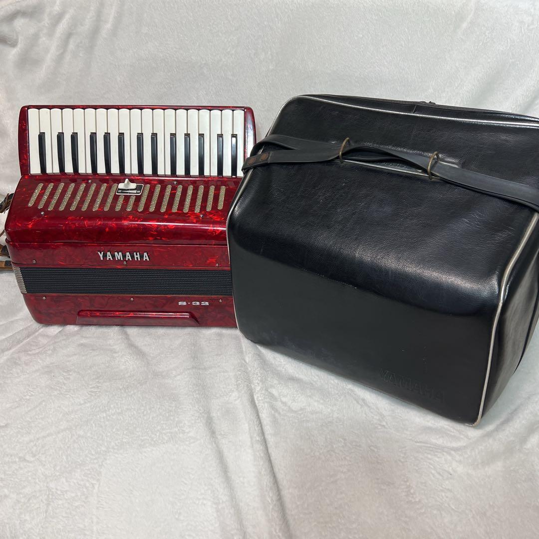 YAMAHA ヤマハ S-32 アコーディオン 赤