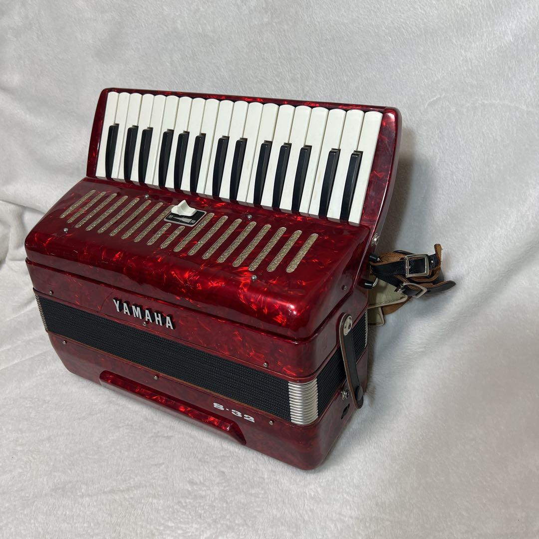 YAMAHA ヤマハ S-32 アコーディオン 赤