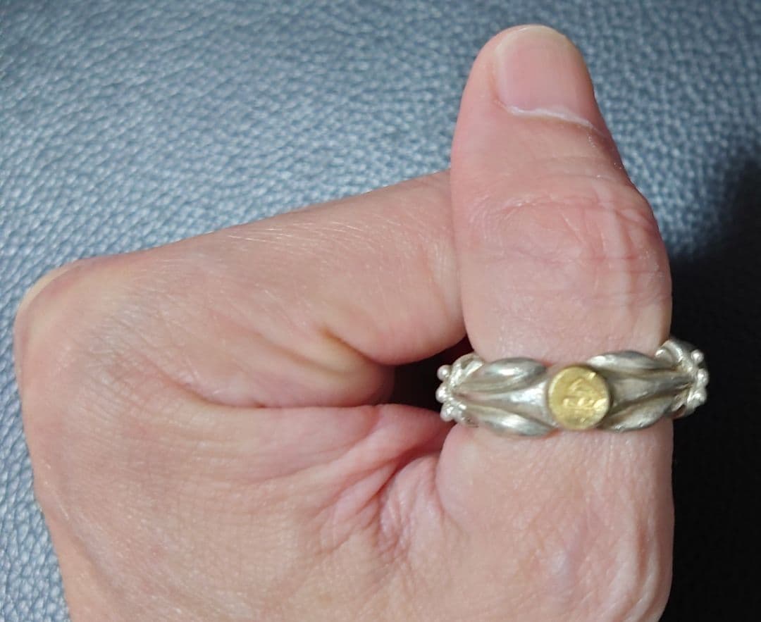 ストップライト STOPLIGHT ゴシックリング