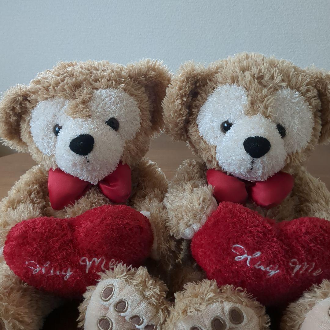 希少　白タグ　ハグミーディズニーベア2個　ハート型クッション付き