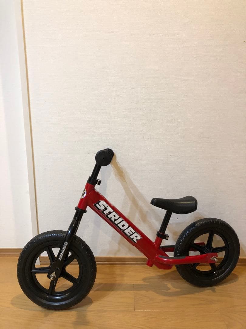 【美品】　室内使用のみ！ストライダー STRIDER　12インチ　赤レッド