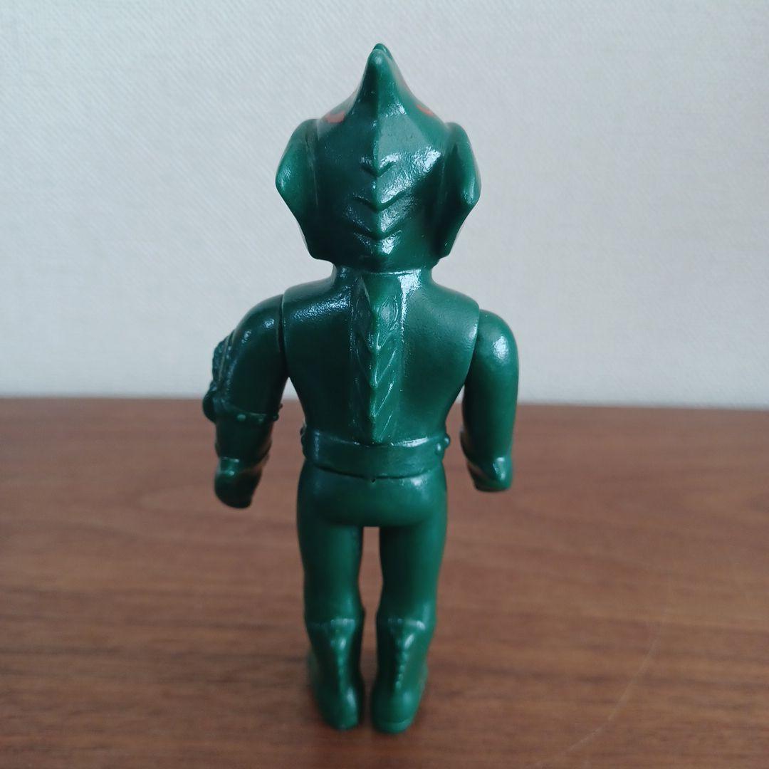 無版権　パチもの「仮面ライダーアマゾン」風の緑色の希少ソフビフィギュア