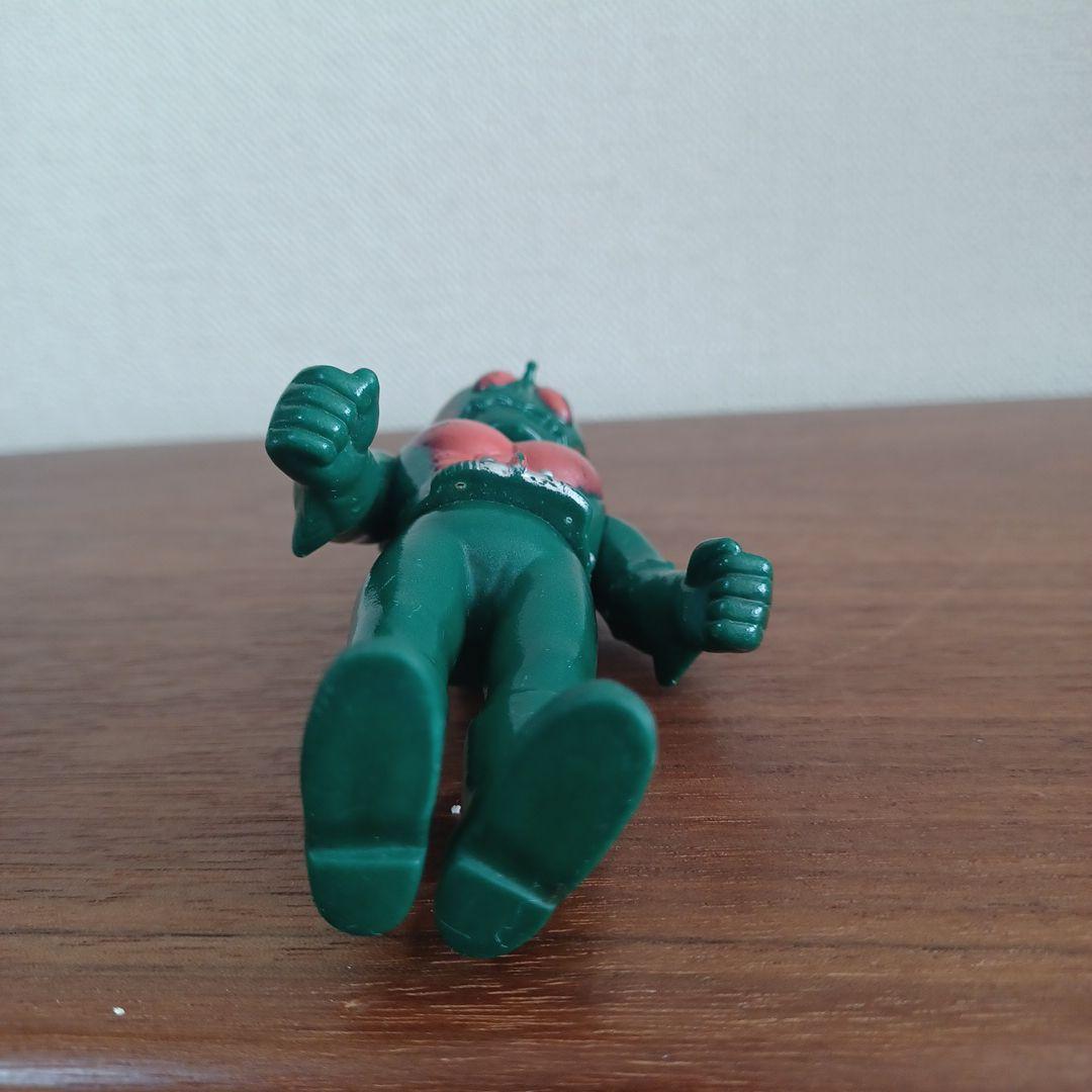 無版権　パチもの「仮面ライダーアマゾン」風の緑色の希少ソフビフィギュア