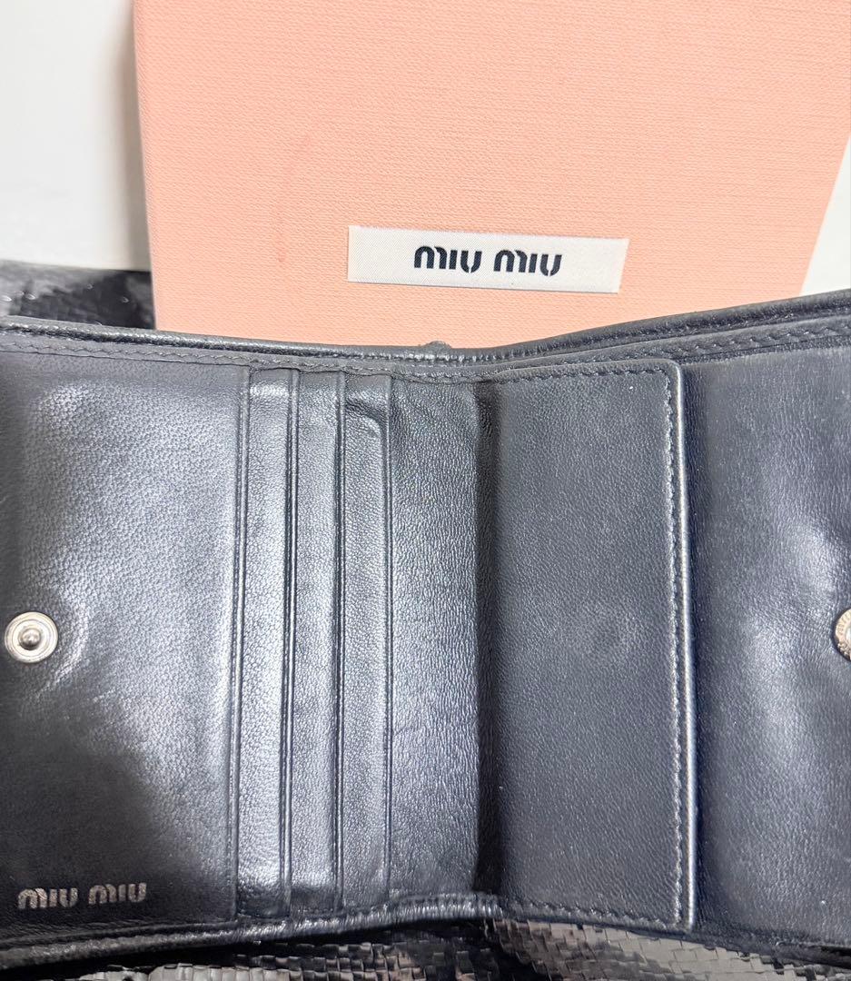【正規品】MIU MIU(ミュウミュウ) パールロゴ 三つ折り財布 ブラック