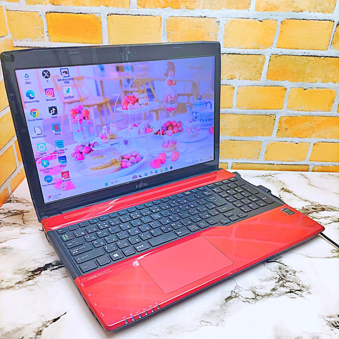 お手頃価格ノートパソコン❤️爆速SSD☘️Blu-ray・メモリ８G❣️i3搭載