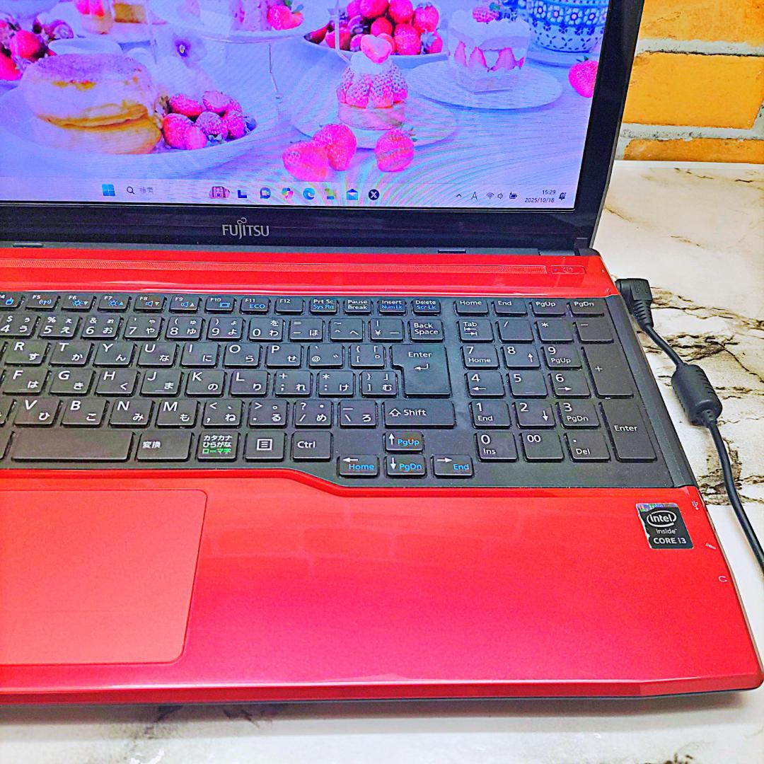 お手頃価格ノートパソコン❤️爆速SSD☘️Blu-ray・メモリ８G❣️i3搭載