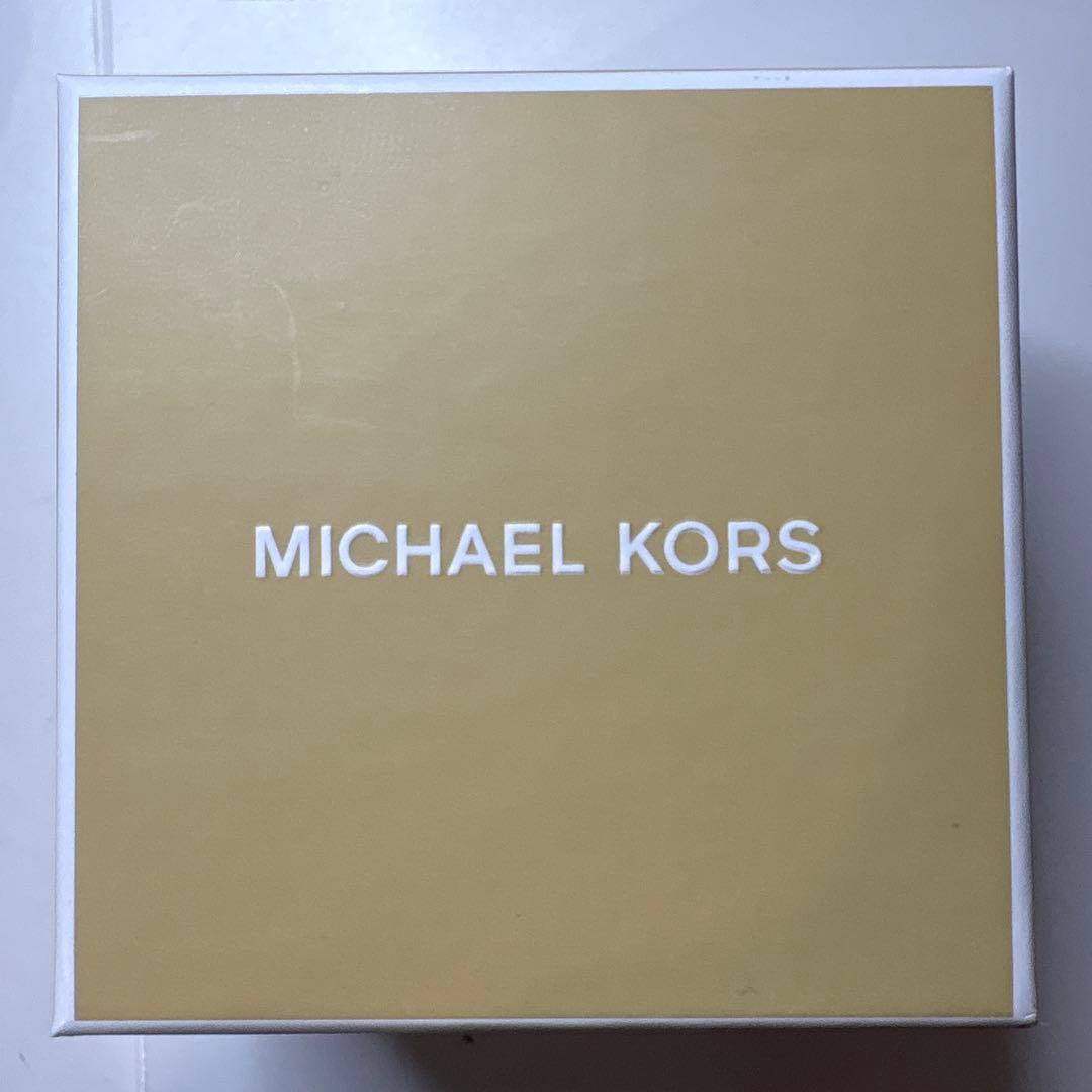 MICHAEL KORS ネックレスとピアスのセット