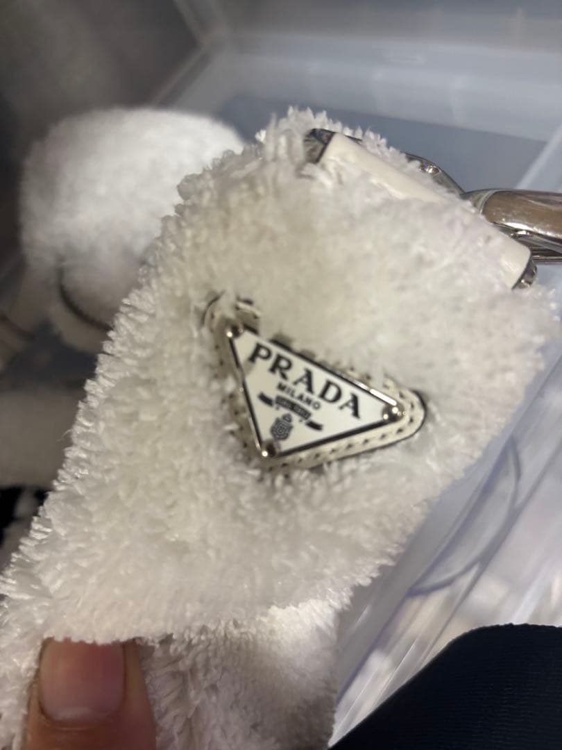 PRADA ホワイトファーショルダーバッグ