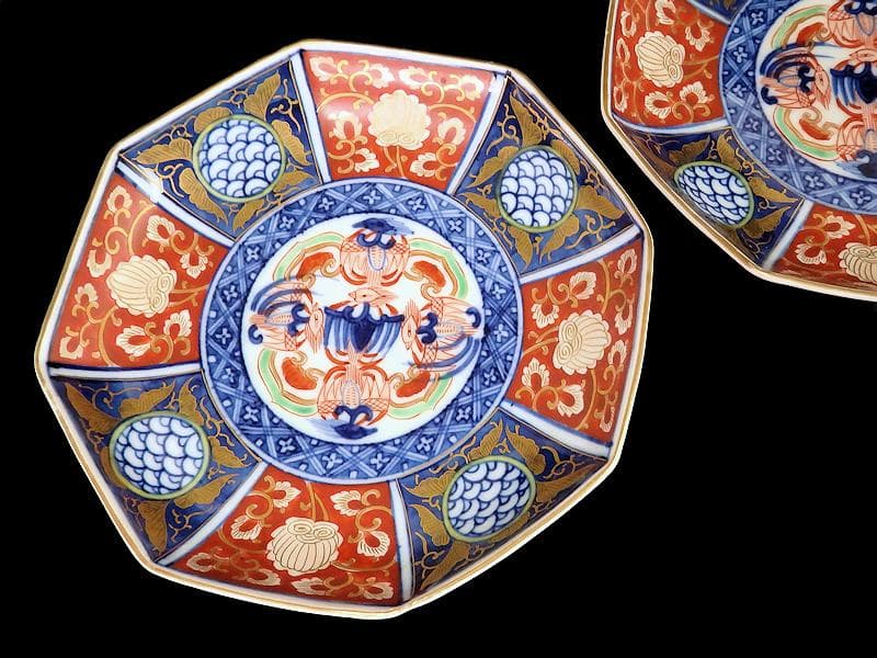 大聖寺伊万里　金襴　金唐草に青海波の図　描分八角６寸皿　２枚　079AS-CQe